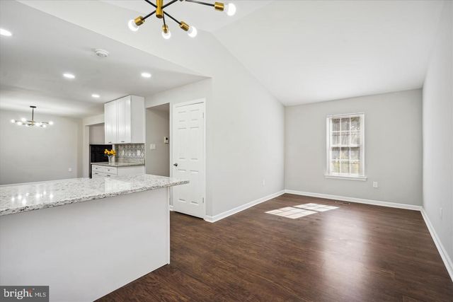 10 RED WING CT, Sterling, VA 20164