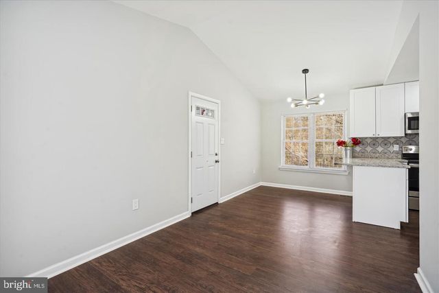 10 RED WING CT, Sterling, VA 20164