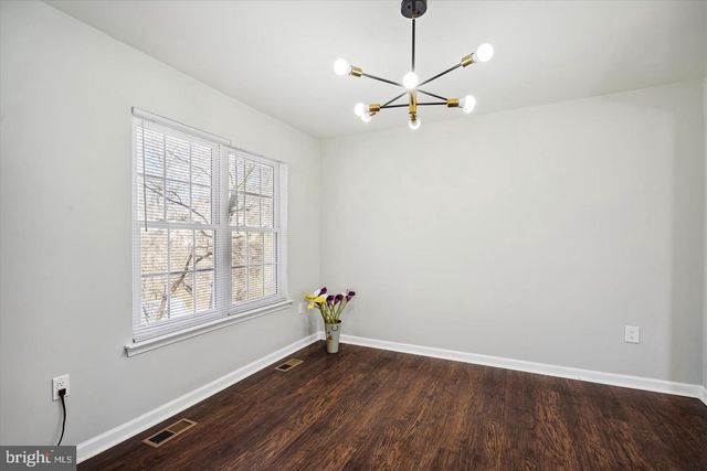 10 RED WING CT, Sterling, VA 20164