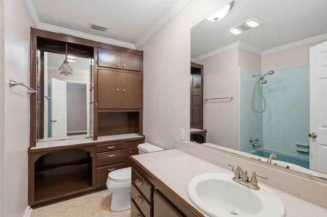 109 Briarwood Dr., Hattiesburg, MS 39402