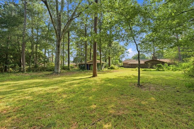 109 Briarwood Dr., Hattiesburg, MS 39402