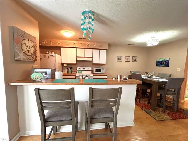 1748 Harvest Bend CT, Virginia Beach, VA 23464