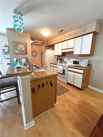 1748 Harvest Bend CT, Virginia Beach, VA 23464