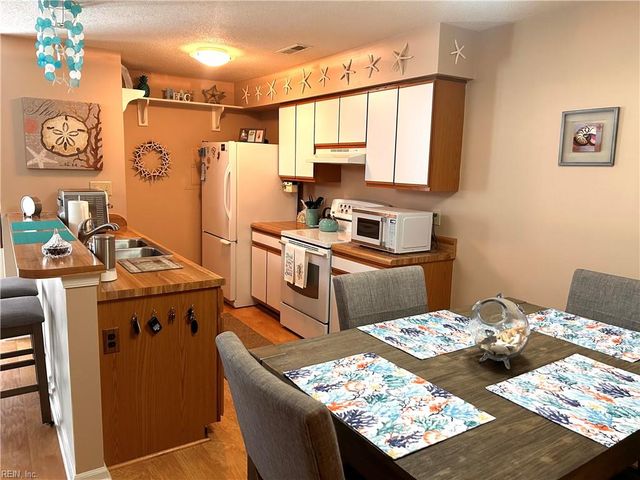 1748 Harvest Bend CT, Virginia Beach, VA 23464