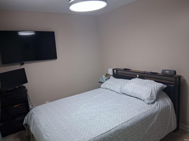 842 Senate Avenue, Evansville, IN 47711