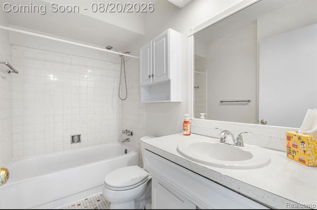 8140 Crestview Drive, Sterling Heights, MI 48312