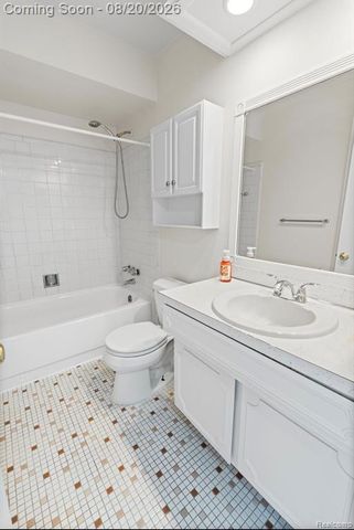 8140 Crestview Drive, Sterling Heights, MI 48312