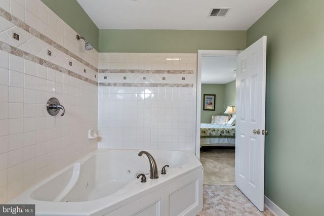 11801 PARKGATE DR, Nokesville, VA 20181