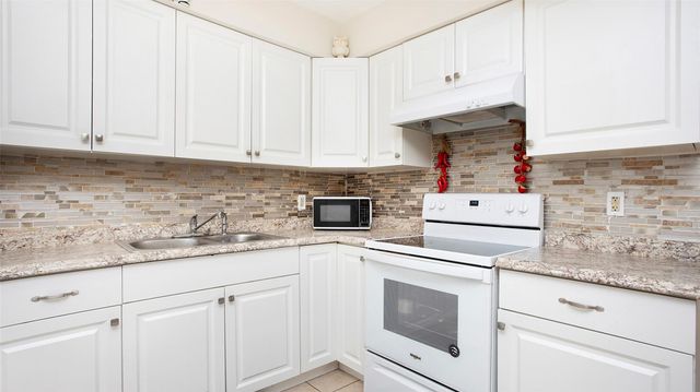 515 YORK Road, Lehigh Acres, FL 33936