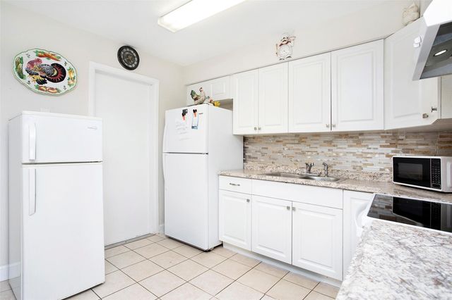 515 YORK Road, Lehigh Acres, FL 33936