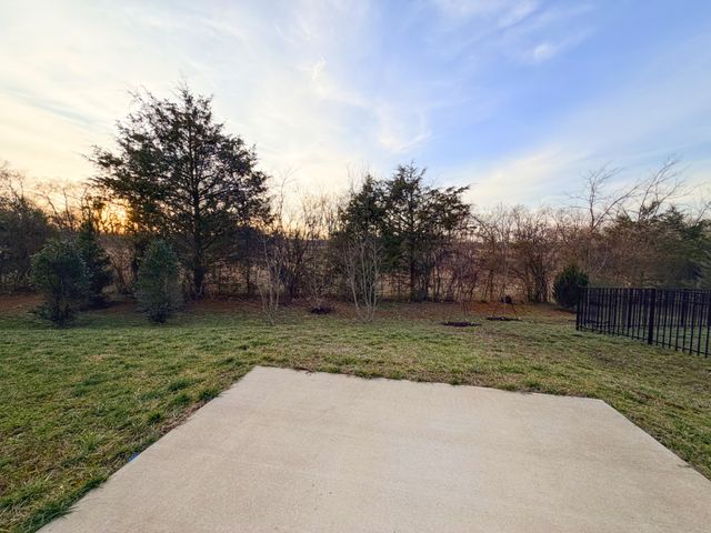 378 Triple Crown Cir, Gallatin, TN 37066