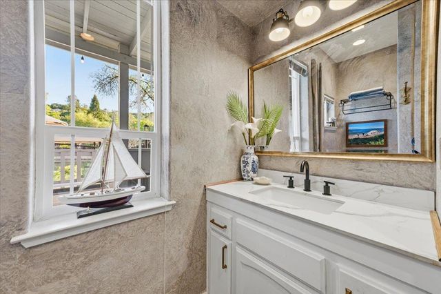 13359 Driftwood Ct., Penn Valley, CA 95946