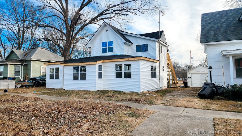 818 S Wyandotte Avenue, Bartlesville, OK 74003