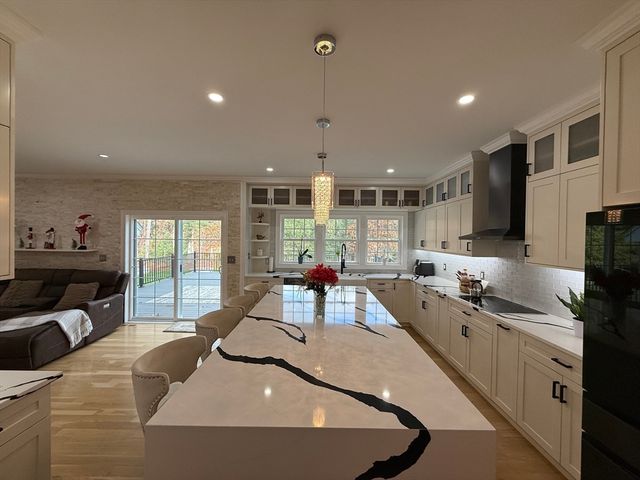 30 Aprils Way, Tewksbury, MA 01876