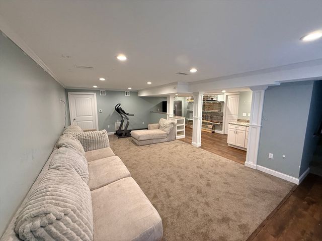 30 Aprils Way, Tewksbury, MA 01876