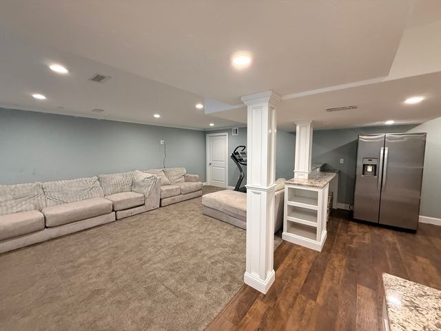 30 Aprils Way, Tewksbury, MA 01876