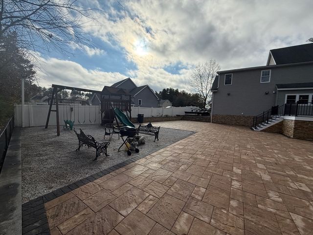 30 Aprils Way, Tewksbury, MA 01876