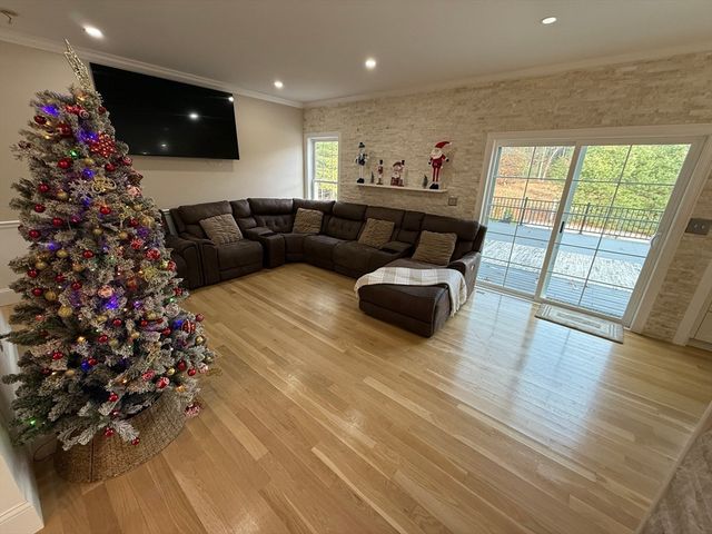 30 Aprils Way, Tewksbury, MA 01876