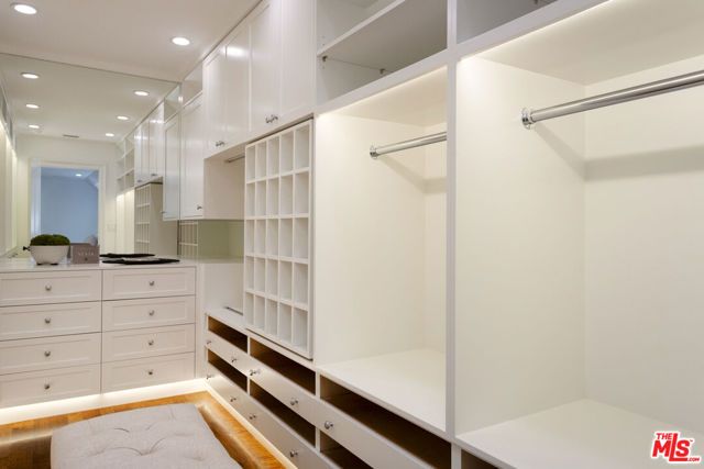 13176 Boca De Canon Lane, Los Angeles, CA 90049