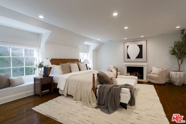 13176 Boca De Canon Lane, Los Angeles, CA 90049