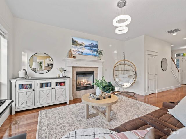 1328 W Cobblefield St., Meridian, ID 83646