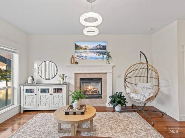 1328 W Cobblefield St., Meridian, ID 83646