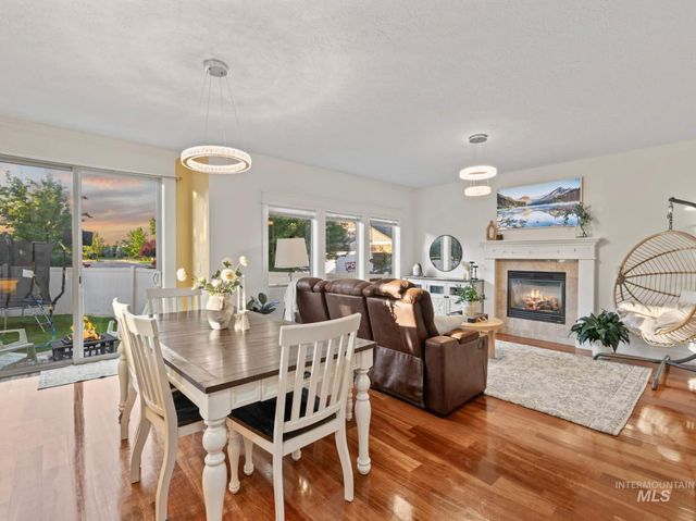 1328 W Cobblefield St., Meridian, ID 83646