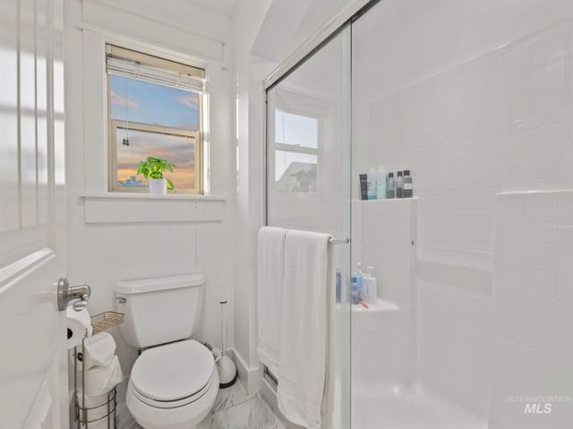 1328 W Cobblefield St., Meridian, ID 83646