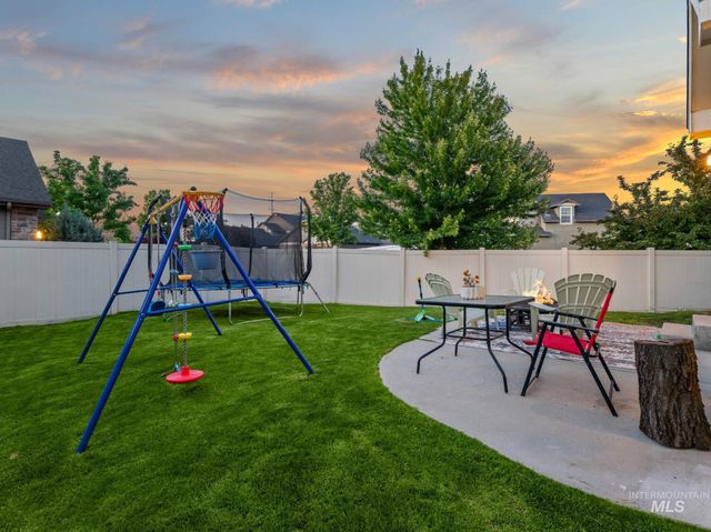 1328 W Cobblefield St., Meridian, ID 83646