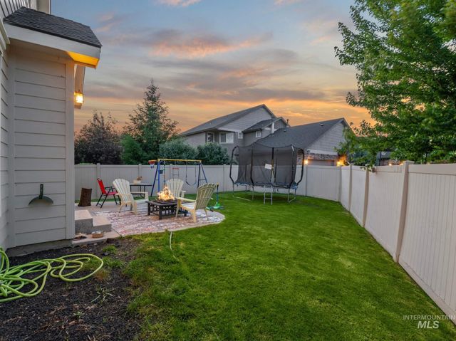 1328 W Cobblefield St., Meridian, ID 83646