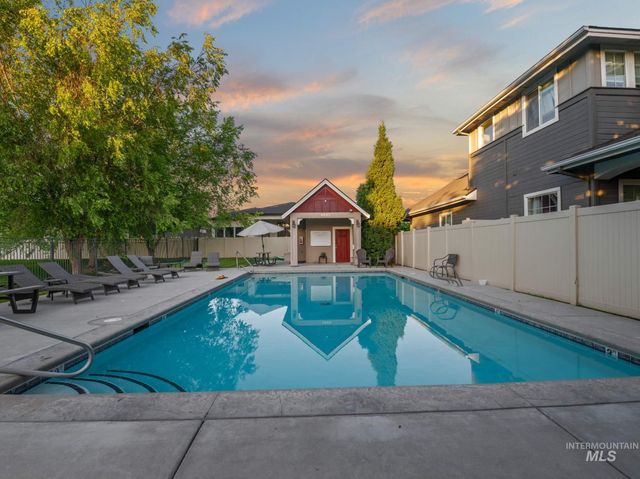 1328 W Cobblefield St., Meridian, ID 83646