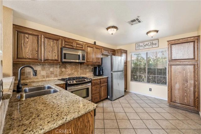 2856 Cloverdale Court, Palmdale, CA 93551