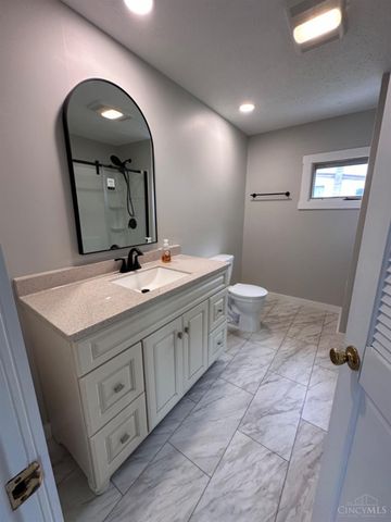 9 Sugar Street, Sinking Spring, OH 45172