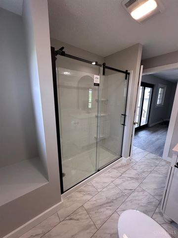 9 Sugar Street, Sinking Spring, OH 45172