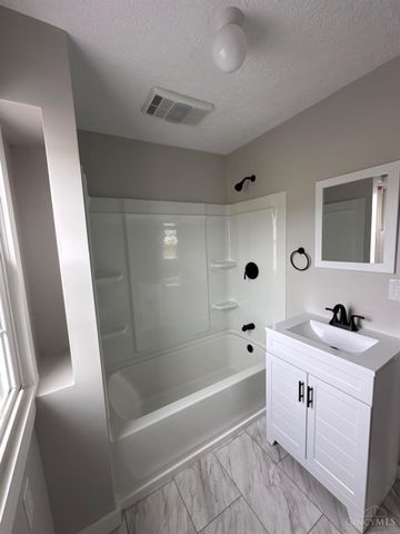 9 Sugar Street, Sinking Spring, OH 45172