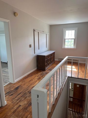 9 Sugar Street, Sinking Spring, OH 45172