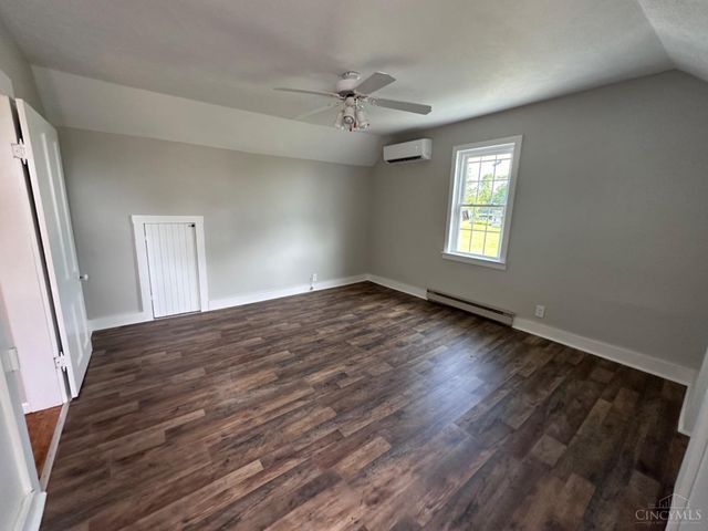 9 Sugar Street, Sinking Spring, OH 45172