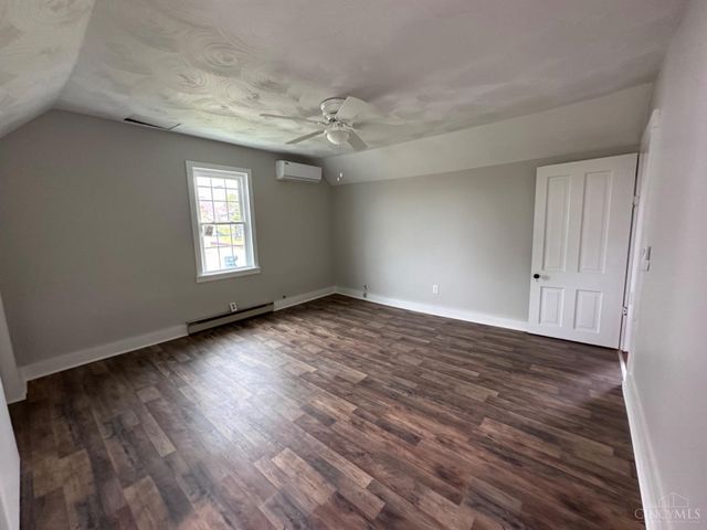 9 Sugar Street, Sinking Spring, OH 45172