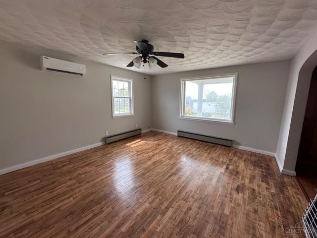 9 Sugar Street, Sinking Spring, OH 45172