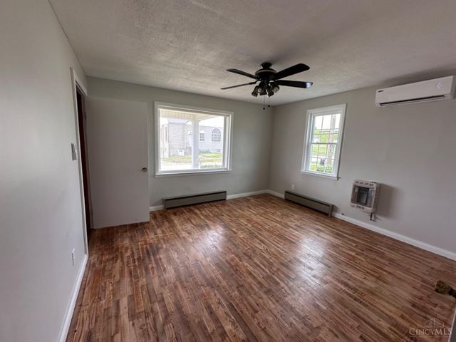 9 Sugar Street, Sinking Spring, OH 45172