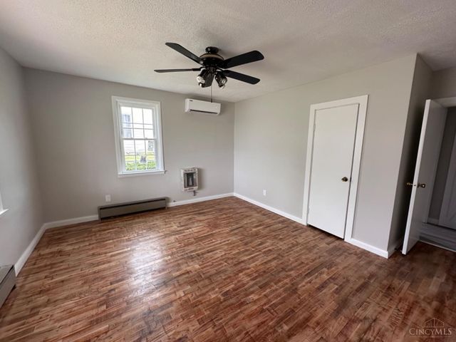 9 Sugar Street, Sinking Spring, OH 45172