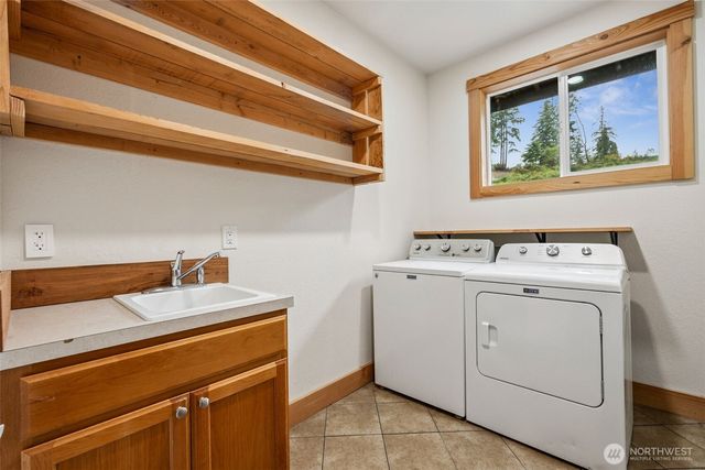 4311 E Mason Lake Dr W, Grapeview, WA 98546