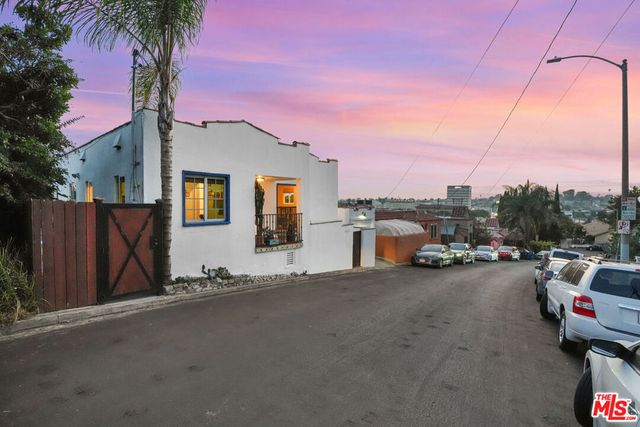 1326 Laveta Terrace, Los Angeles, CA 90026