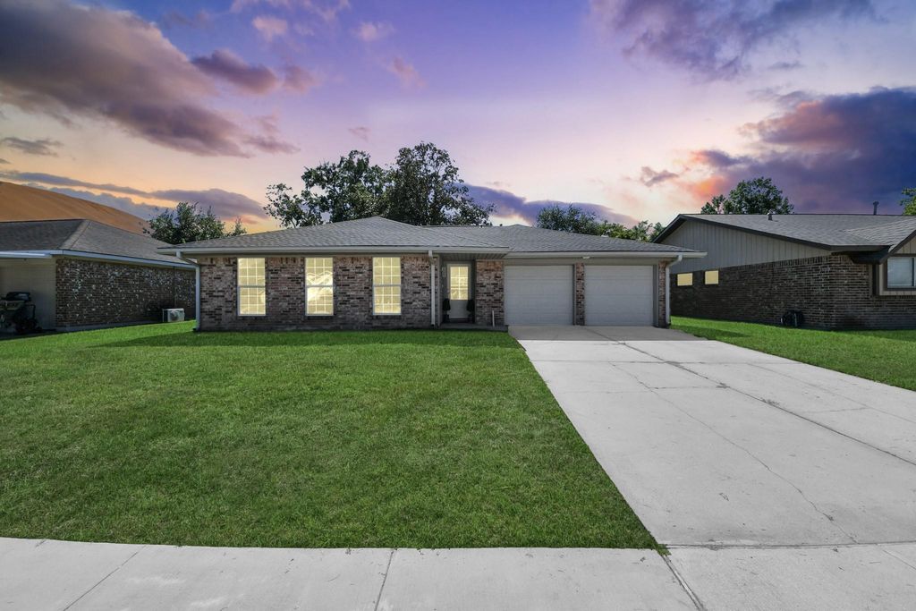 741 E Amherst Lane, Deer Park, TX 77536