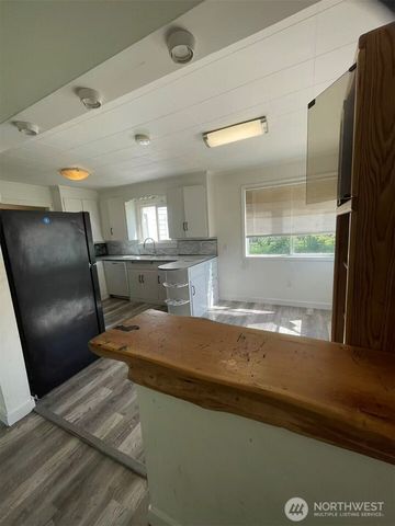 7727 47th Avenue NE, Marysville, WA 98270