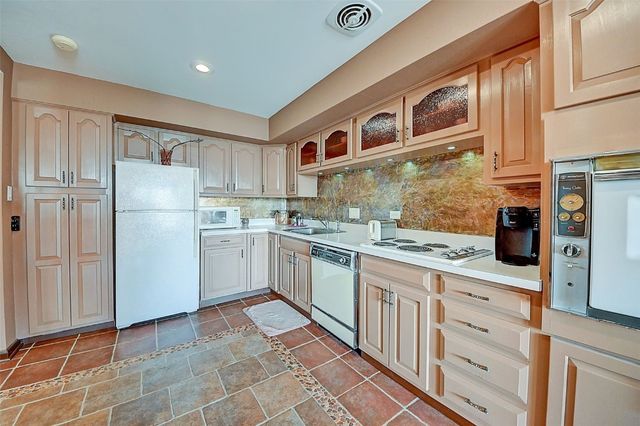 2222 1st Avenue NE 507, Cedar Rapids, IA 52402