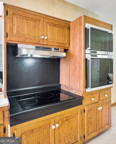 3006 Emerald Drive, Jonesboro, GA 30236