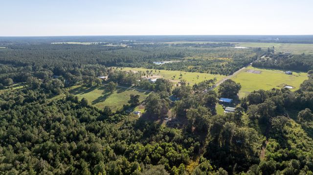 N Smokey Cove Road, Singer, LA 70660