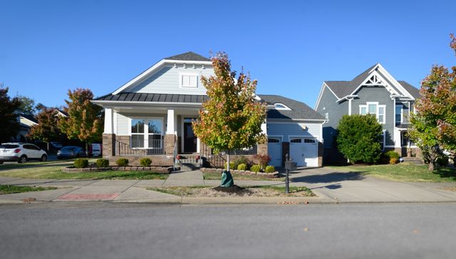 201 Cooper Ledge Cir, Franklin, TN 37064