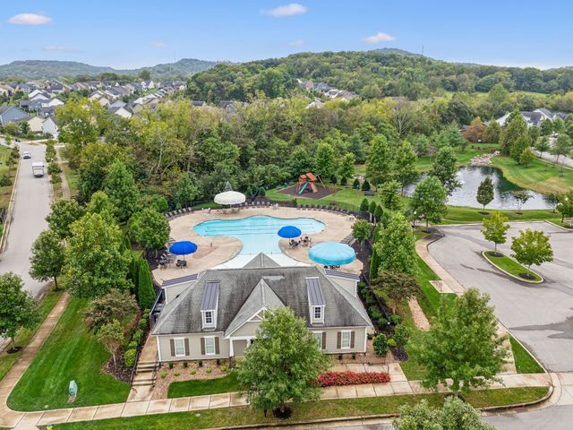 201 Cooper Ledge Cir, Franklin, TN 37064